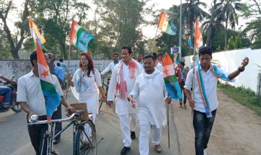 असम के मोरियानी विधानसभा उपचुनाव में पेट्रोल-डीजल से लेकर खाने के तेल तक बढ़ती हुई महंगाई को लेकर AICC सचिव एवं असम के सह-प्रभारी विकास उपाध्याय ने निकाला साईकिल मार्च.....