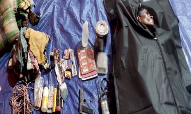 CG नक्सली ढेर बिग न्यूज: पुलिस-नक्सली मुठभेड़..... नक्सली ढेर,कई और घायल…. जवानों और माओवादियों के बीच मुठभेड़....5 लाख के इनामी नक्सली के शव के साथ बड़े हथियार भी बरामद.....