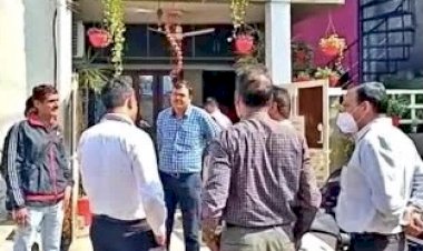 हेड कांस्टेबल निकला करोड़पति: पुलिस आरक्षक के घर लोकायुक्त का छापा….घर और फार्महाउस पर लोकायुक्त ने मारा छापा, इतना मिला सोना चांदी की अधिकारी रह गए दंग...इतने करोड़ रुपये की संपत्ति बरामद…..