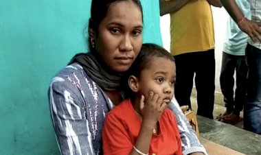 CG VIDEO: पति के इंतजार में थम नहीं रहे पत्नी के आंसू…..मासूम बेटा रोज पूछता है मम्मी पापा कब आएंगे?….4 दिन बीत जाने के बाद भी PMGSY के बंधक बने सब इंजीनियर की रिहाई का इंतजार…..मदद की आश में आंखों में आंसू लिए जंगल मे भटक रही पत्नी……बूढ़ी मां बेटे के वापस आने की कर रही दुआ……
