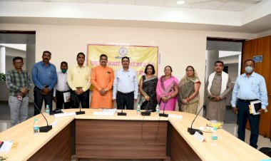CG ब्रेकिंग: पूर्ण शराबबंदी लागू करने गठित प्रशासनिक समिति की दूसरी बैठक.... पूर्ण शराबबंदी के लिए कमेटी करेगी शराबबंदी वाले राज्यों का दौरा…. जानिए बैठक में क्या-कुछ हुआ......