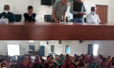मितानिन दिवस के अवसर पर जनपद उपाध्यक्ष व सरपंच सचिव ने मितानिनों को साड़ी श्रीफल देकर किया सम्मानित।