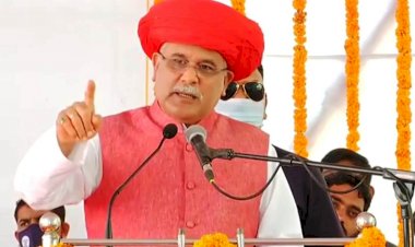 CG के CM का महाराष्ट्र में सम्मान: मुख्यमंत्री भूपेश को ’महात्मा फुले समता पुरस्कार’ से किया गया सम्मानित.... असाधारण फैसलों और कार्यों के लिए किया गया सम्मानित.... CM बोले, जिसका जितना हक है वह उन्हें दिलाने का प्रयास.....