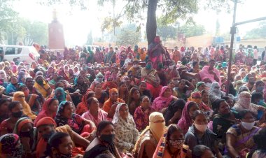 CG:बेमेतरा तहसील कार्यालय के सामने कर रहे जिले के मितानिनों द्वारा धरना प्रदर्शन, मुख्यमंत्री के नाम कलेक्टर को सौपेंगे ज्ञापन