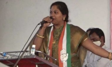 CG :….जब जिला पंचायत की सभापति खुले मंच में रोने लगी...मंच से कहा, मैंने किसी का क्या बिगाड़ा है सर, मैं सबका सम्मान करती हूं, फिर मेरा कोई सम्मान क्यों नहीं सर….कलेक्टर, CEO और संसदीय सचिव के सामने कांग्रेस की महिला जिला पंचायत सभापति फूट-फूटकर रोयी....जाने मामला…देखे विडियो……