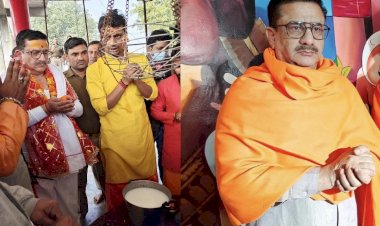 शिया वक्फ बोर्ड के अध्यक्ष रहे वसीम रिजवी ने 'घर वापसी' कर अपनाया हिंदू धर्म….इस्लाम छोड़ अपनाया हिंदू धर्म, मंदिर में हुआ धर्म परिवर्तन…जनिए अब क्या नाम रखा…….