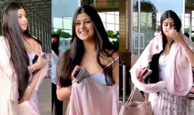 सिंगर का सरका टॉप VIDEO: सरकते टॉप को संभाल नहीं पाई ये सिंगर.... बार-बार शॉल से ढकने का किया जतन.... सारा तेंदुलकर के साथ एयरपोर्ट पर हुईं स्पॉट.... काफी पॉपुलर है यह स्टार किड्स.... देखिए VIDEO.....