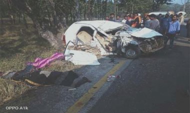 4 मौतें CG-दर्दनाक हादसा : NH-30 में बड़ा सड़क हादसा…तेज रफ्तार बेकाबू ट्रक ने कार को मारी जोरदार टक्कर...चार की मौत….लाशों को निकालना हुआ मुश्किल....सभी एक कार में सवार होकर कवर्धा से निकले थे……देखे हादसे की PHOTO……