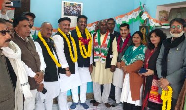 विधायक जगदलपुर एवं संसदीय सचिव तथा प्रयागराज के पर्यवेक्षक रेखचंद जैन का प्रयागराज पहुंचने पर आत्मीय स्वागत