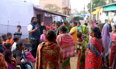 वार्ड वाशियो ने कहा ,समस्याओं का अंबार ,जिमेदारो से निवारण की गुहार लगाते हुए त्रस्त,वार्ड व क्षेत्र के जनप्रतिनिधी , नगर सरकार के जिमेदार वादा खिलाफी में व्यस्त - नवनीत चांद