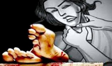 CG- पत्नी की गला दबाकर हत्या: जंगल में मिली थी सड़ी-गली लाश.... दूसरी पत्नी की हत्या करने वाला पति गिरफ्तार.... पूर्व के दो मामलो में भी फरार था आरोपी....