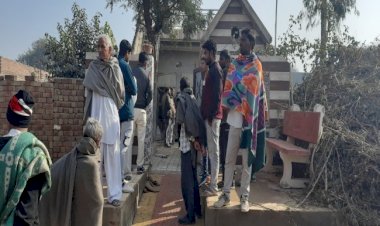 मोक्ष प्राप्ति के लिए पति ने की पत्नी और 3 बच्चों की हत्या, फिर खुद ने भी लगा ली फाँसी….सुसाइड नोट में लिखा - ये दुनिया उसके लायक नहीं, यहां पर काफी राक्षसी प्रवृति के इंसान….
