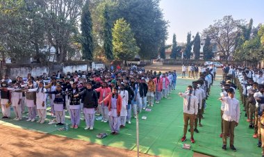 छत्तीसगढ के बिलासपुर जिले में बढ़ती ठंड को देखते हुए स्कूलों के समय में किया गया बदलाव  जिलाधीश डॉ.सारांश मित्तर ने जिला शिक्षा अधिकारी को आदेश जारी कर सुबह 7 बजे के बजाए 9 बजे कक्षाएं लगाने जारी किया आदेश पढ़े पूरी खबर