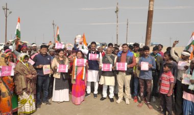 संसदीय सचिव रेखचंद जैन ने प्रयागराज त्रिवेणी संगम स्नान कर मां गंगा से बस्तर के कुशल मंगल की कामना की