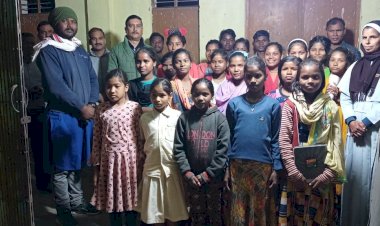 लखनपुर क्षेत्र गिरजाघरों सहित आसपास के चर्च में मसीह समाज द्वारा धूमधाम से मनाया गया क्रिसमस