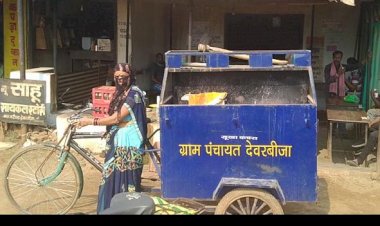 CG BEMETARA:देवरबीजा के स्वच्छता महिला स्व सहायता समूह द्वारा डोर-टू-डोर कचरा कलेक्शन का कार्य कर रहे है जोरों से ...दुकानदारो ने सरपंच, महिलाएं समूहों को दिये धन्यवाद नेक कार्य के लिए