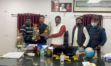 शहर जिला कांग्रेस कमेटी आई टी सेल के अध्यक्ष आदर्श नायक,जगदलपुर विधानसभा क्षेत्र अध्यक्ष फैजान खान को नियुक्त किये जाने पर संसदीय सचिव विधायक रेखचन्द जैन ने हार्दिक बधाई शुभकामनाएं दी