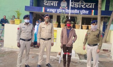 मैनपुरा बिजली आफिस में चोरी का प्रयास ।   बिजली बिल भुगतान करने वाले एटीपी मशीन को तोड़कर पैसा चोरी की नियत से atp मशीन तोड़ने वाला आरोपी गिरफ्तार ।