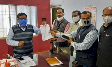 छत्तीसगढ़ कर्मचारी अधिकारी फेडरेशन नगरी ने सीएम के नाम एस डी एम को सौपा ज्ञापन...केंद्र के समान 31 फीसदी डीए  तथा एच आर ए में वृद्धि की मांग...