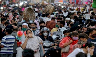 380 की मौत: देश में कोरोना का कोहराम.... तीसरी लहर का कहर और तेज.... पिछले 24 घंटे में सामने आए ढाई लाख नए केस.... 300 जिलों में पॉजिटिविटी 5% से ज्यादा.... 6 दिन में 150% का इजाफा....