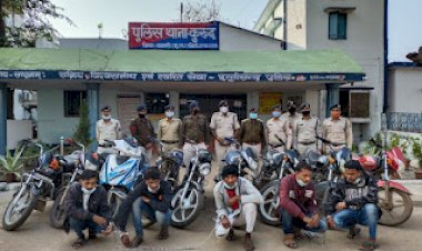CG बाइक चोर गिरोह का पर्दाफाश, 5 आरोपी गिरफ्तार, 9 बाइक जब्त... बाइक चोरी की कहानी जान आप भी हो जाएंगे हैरान.....