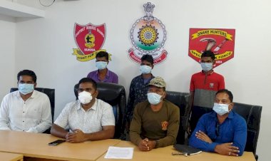 पुना नर्कोम अभियान के तहत एक लाख के इनामी नक्सली समेत तीन ने किया समर्पण.थाना मरईगुड़ा,गोलापल्ली क्षेत्र में सक्रिय दो एवं थाना गादीरास क्षेत्र में थे सक्रिय