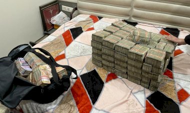 CM के भतीजे के घर छापेमारी: ED की बड़ी कार्रवाई.... मुख्यमंत्री के भतीजे के घर करोड़ों नकदी बरामद.... प्रॉपर्टी से संबंधित दस्तावेज भी मिले......