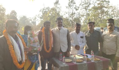 संसदीय सचिव रेखचंद जैन के कार्यों से प्रभावित होकर संवेदनशील वनांचल चितालगुर के सरपंच ने कांग्रेस प्रवेश किया