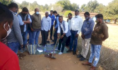 PWD दो सड़क निर्माण कार्य के कांग्रेस जनप्रतिनिधियों ने किया भूमि पूजन