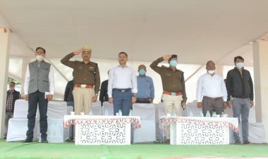 बेमेतरा गणतंत्र दिवस मुख्य समारोह के निरीक्षण किये कलेक्टर-एसपी