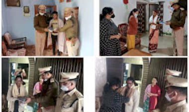 गणतंत्र दिवस अवसर पर धमतरी पुलिस ने शहीद परिवारों के घर-घर जाकर मुलाकात कर हालचाल जाना एवं परिजनों को शॉल व श्रीफल मिठाई भेंटकर कर सम्मानित.......