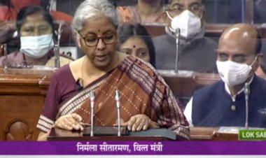 बजट 2022 BIG ब्रेकिंग: टैक्स स्लैब में बदलाव नहीं.... मोदी सरकार लाएगी देश की डिजिटल करंसी.... क्रिप्टो से कमाई पर 30% टैक्स.... मोबाइल, कपड़ा समेत ये चीजें हुई सस्ती.... वित्त मंत्री ने आम बजट में किया ऐलान.... इसी साल से 5G इंटरनेट सर्विस.... देखिए सस्ते-महंगे की लिस्ट......