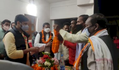 सरगुजा के नवनिर्वाचित जिला पंचायत उपाध्यक्ष के पंचायत के प्रथम आगमन पर किया गया भव्य स्वागत