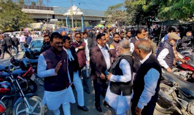 उत्तरी विधान सभा के कॉंग्रेस के केंद्रीय पर्यवेक्षक रेखचंद जी ने इलाहाबाद हाई कोर्ट पहुंचकर कॉंग्रेस प्रत्याशी अनुग्रह नारायण सिंह के लिए मांगा समर्थन