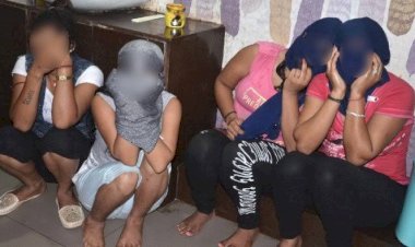 होटलों में धड़ल्ले से चल रहा था जिस्मफरोशी का धंधा..... सेक्स रेकेट का पर्दाफाश.... पुलिस ने मारी रेड और 8 महिलाओं को हिरासत में लिया..... फिर हुआ ये.....
