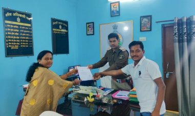 बड़े सड़क हादसों को न्यौता दे रहा मुख्य चौराहा, न संकेतांक बोर्ड लगे न कोई बैरियर - बबीता माड़वी अध्यक्षा(न पं दोरनापाल)