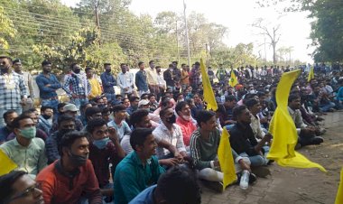 बार-बार परीक्षा स्थगित से नाराज हजारों संविदा अभ्यर्थियों ने किया डंगनिया घेराव