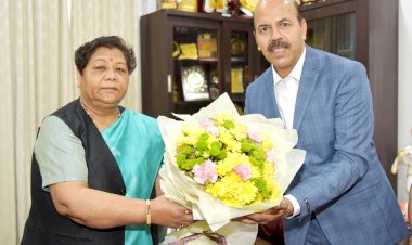 राज्यपाल से IGKV के नवनियुक्त कुलपति डॉ. चंदेल ने की मुलाकात