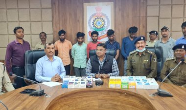 5 लाख 50 हजार रूपये कीमत के 35 मोबाईल व स्मार्ट वॉच जप्त, 5 आरोपी गिरफ्तार..आरोपियों ने चोरी की मोबाईल को ईंट भट्ठा के पास रखा था छुपाकर...