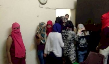 SEX रैकेट का भंडाफोड़: धड़ल्ले से थाने के बगल में चल रहा था देहव्यापार.... रेस्ट हाउस में सेक्स रैकेट का पर्दाफाश.... आपत्तिजनक हालत में मिले 14 युवक और युवतियां.....