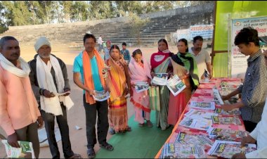 बसदेई के सप्ताहिक बाजार में लगाई गई सूचना शिविर सह छायाचित्र प्रदर्शनी बच्चों से लेकर बुजुर्गों तक देखने बड़ी संख्या में पहुंचे लोग