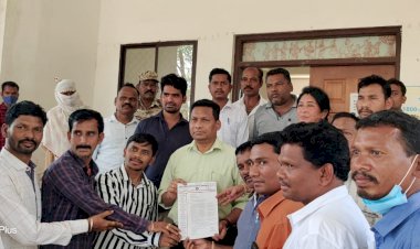 शासकीय करण की मांग को लेकर पंचायत सचिवों ने मुख्यमंत्री व पंचायत मंत्री के नाम सौंपा ज्ञापन