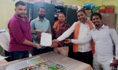 ब्रेकिंग न्यूज़: भाजयुमों उतई मंडल ने 10 सूत्री मांगों को लेकर खण्ड चिकित्सक अधिकारी दुर्ग ब्लाक को सौंपा ज्ञापन....... विभिन्न मांगो की पूर्ति हेतु सौंपा गया ज्ञापन.......