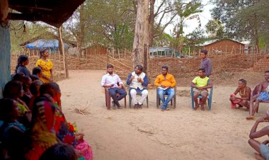 मुक्ति मोर्चा एवं जनता कांग्रेस जे बस्तर के नेता नवनीत चांद ने कुरंदी ग्राम पहुंच चौपाल लगा ग्राम वाशियो की सुनी समस्याएं - अजय  बघेल/गीता भारती/राहुल पांडे/ओम मरकाम