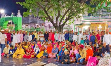 बिलासपुर,छत्तीसगढ़ के 120 लोगों ने देश में अमन व शांति के लिए दरगाह रहमताबाद,नेल्लोर आंध्र प्रदेश में दुआ के लिए हाथ उठाया...