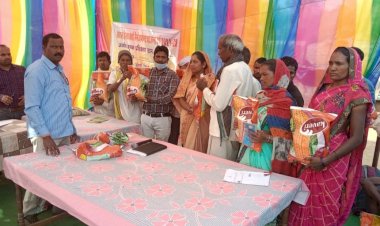 कृषि विभाग के द्वारा किसानों को मक्का बीज का किया गया निःशुल्क वितरण  ..किसानों को मिट्टी परीक्षण के बारे दी गई जानकारी...