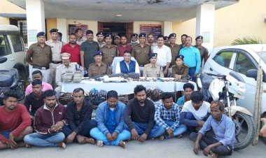 केशवनगर विद्युत क्षेत्रीय भंडार में हुए डकैती मामले का पुलिस ने किया खुलासा ...23 लाख रूपये कीमत की सामग्री सहित 11 आरोपी गिरफ्तार ..विश्रामपुर पुलिस की कार्यवाही..