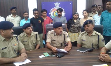 CG- युवती समेत 5 गिरफ्तार: मेडिकल दुकान की आड़ में नशे का कारोबार.... डिलीवरी लेने पहुंचे थे 2 युवक और युवती.... तभी पुलिस ने पकड़ा... MR और संचालक भी दबोचे गए.... नशीली दवाओं का जखीरा बरामद......