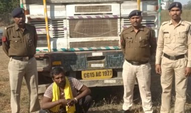 अवैध कोयला के कारोबार पर सूरजपुर पुलिस की बड़ी कार्यवाही, 12 लाख 20 हजार कीमत के 22 टन कोयला एवं 1 ट्रक जप्त, एक गिरफ्तार