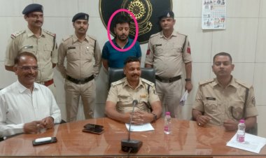 CG BEMETARA:PACL कंपनी का फरार डायरेक्टर अनुराग शर्मा गिरफ्तार...पुलिस टीम द्वारा गुरूजन सिंह गिल के पास मोहाली पंजाब में दो बंगले जो निवेशको के पैसो से खरीदे गये है... जिसकी कुर्की की कार्यवाही हेतु जिला कलेक्टर बेमेतरा के द्वारा प्रक्रिया धीन है जिसकी अनुमानीत कीमत 30 करोड बताई गई है जिससे छ.ग. एवं बेमेतरा जिले के निवेशको के 152 करोड की भरपाई की जा सकेगी